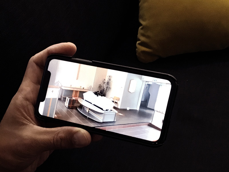 Hautajaislähetys käynnissä puhelimessa